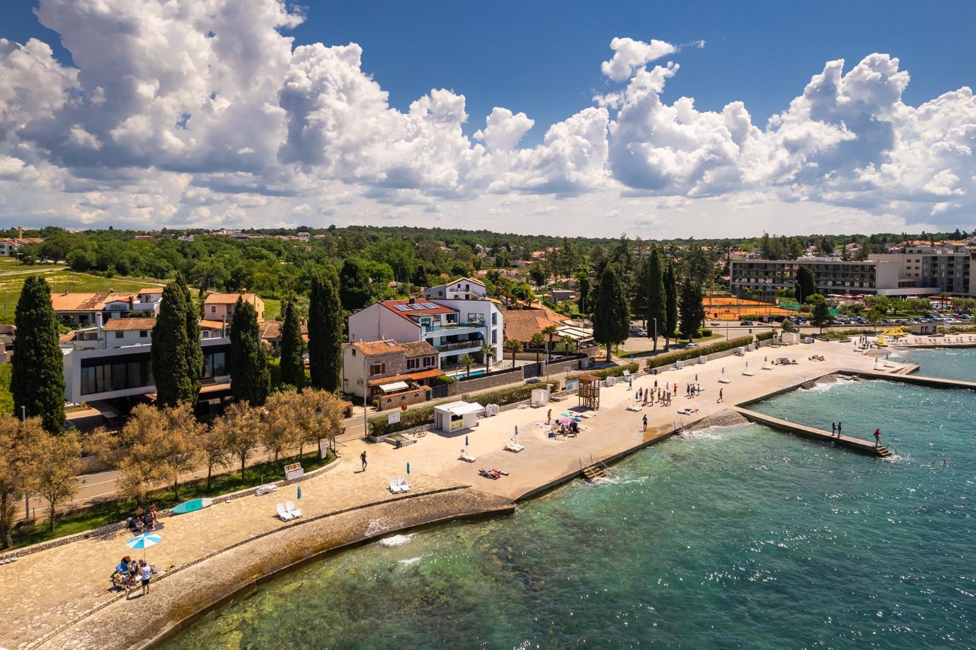 Beach House - Sea Breeze Poreč Exterior foto